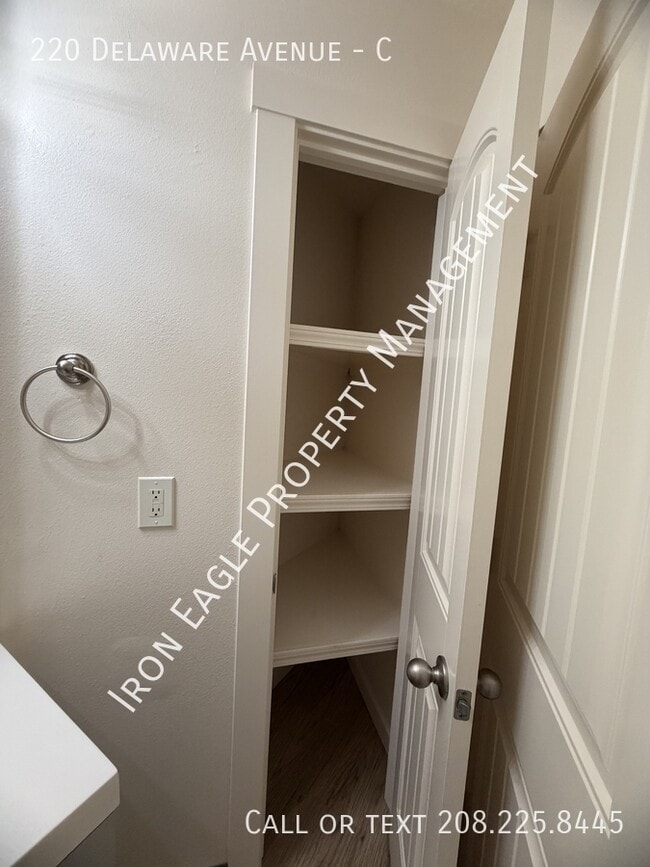 Building Photo - 220 Delaware Ave