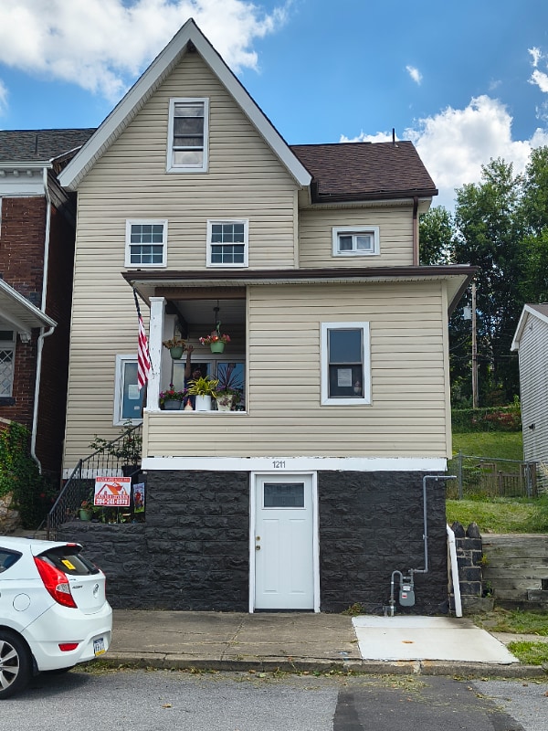 Primary Photo - 1211 4th Ave