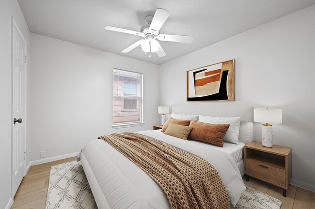 Building Photo - 2028 Kaiser Dr