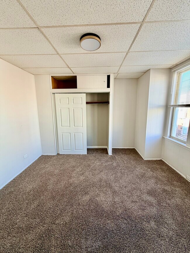 Building Photo - 2084 E Pacific St