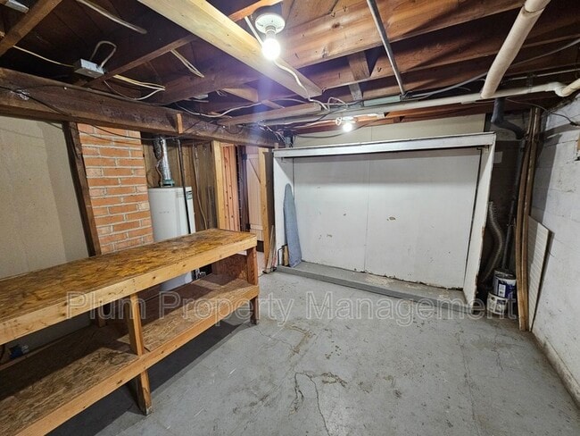 Building Photo - 1405 River Rd