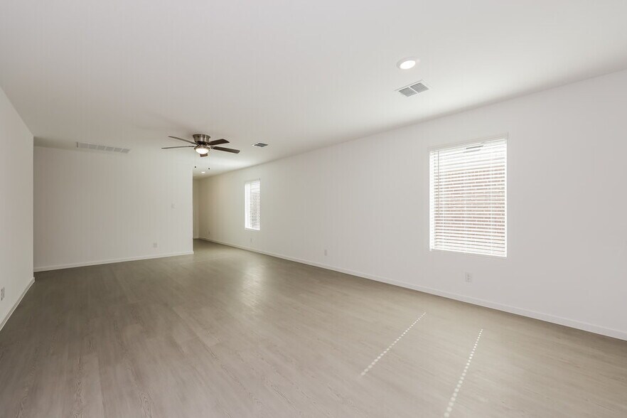 Building Photo - 1715 Crossbill St