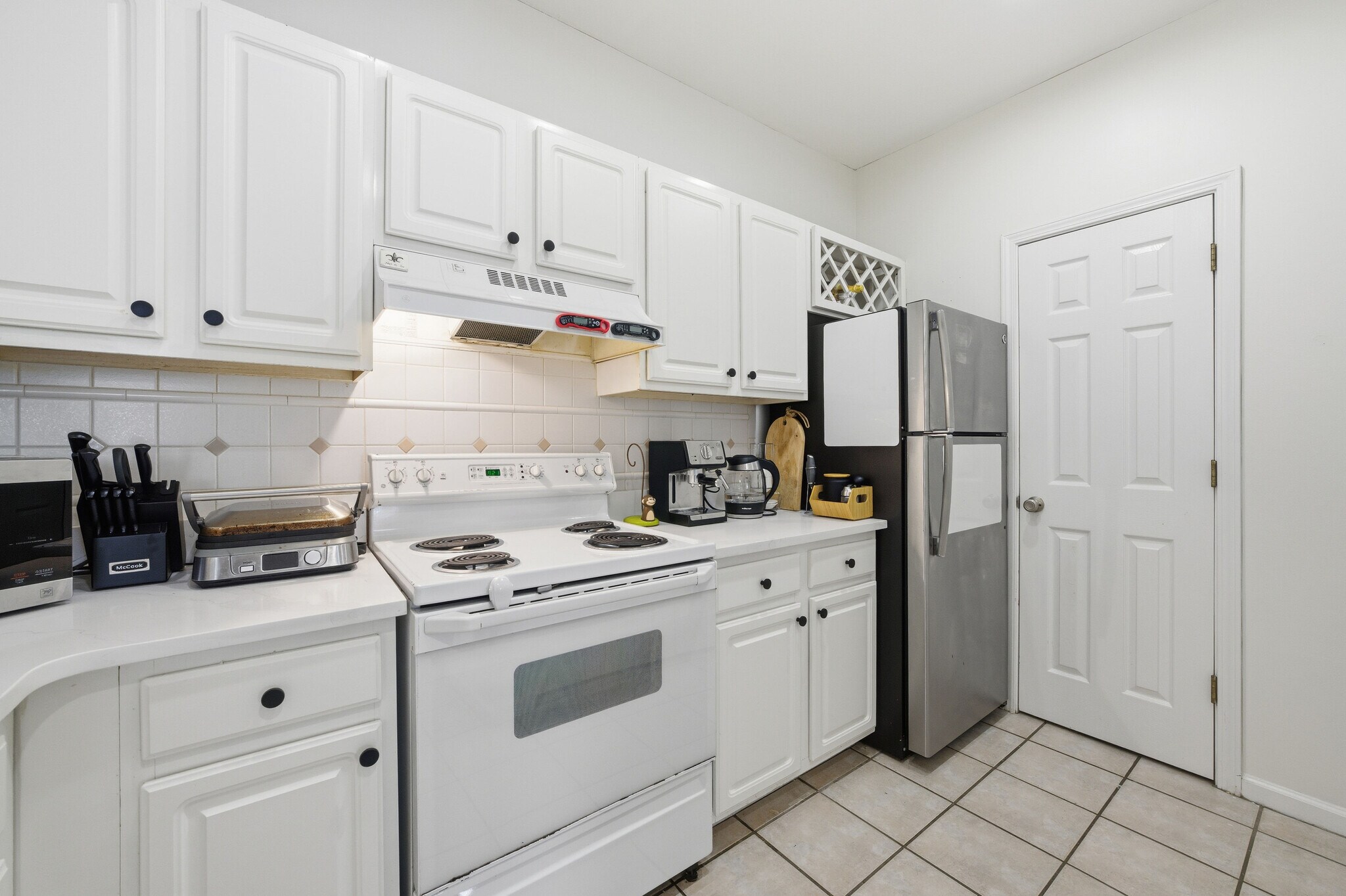 Building Photo - 955 Juniper St NE