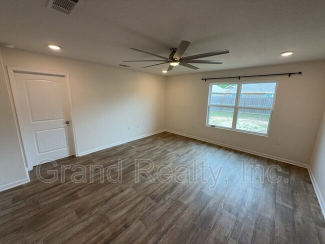 Building Photo - 6474 Churchill Cir