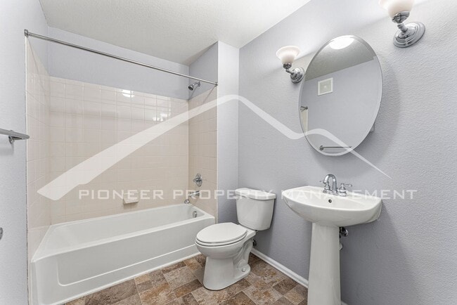 Building Photo - 3875 S Dayton St