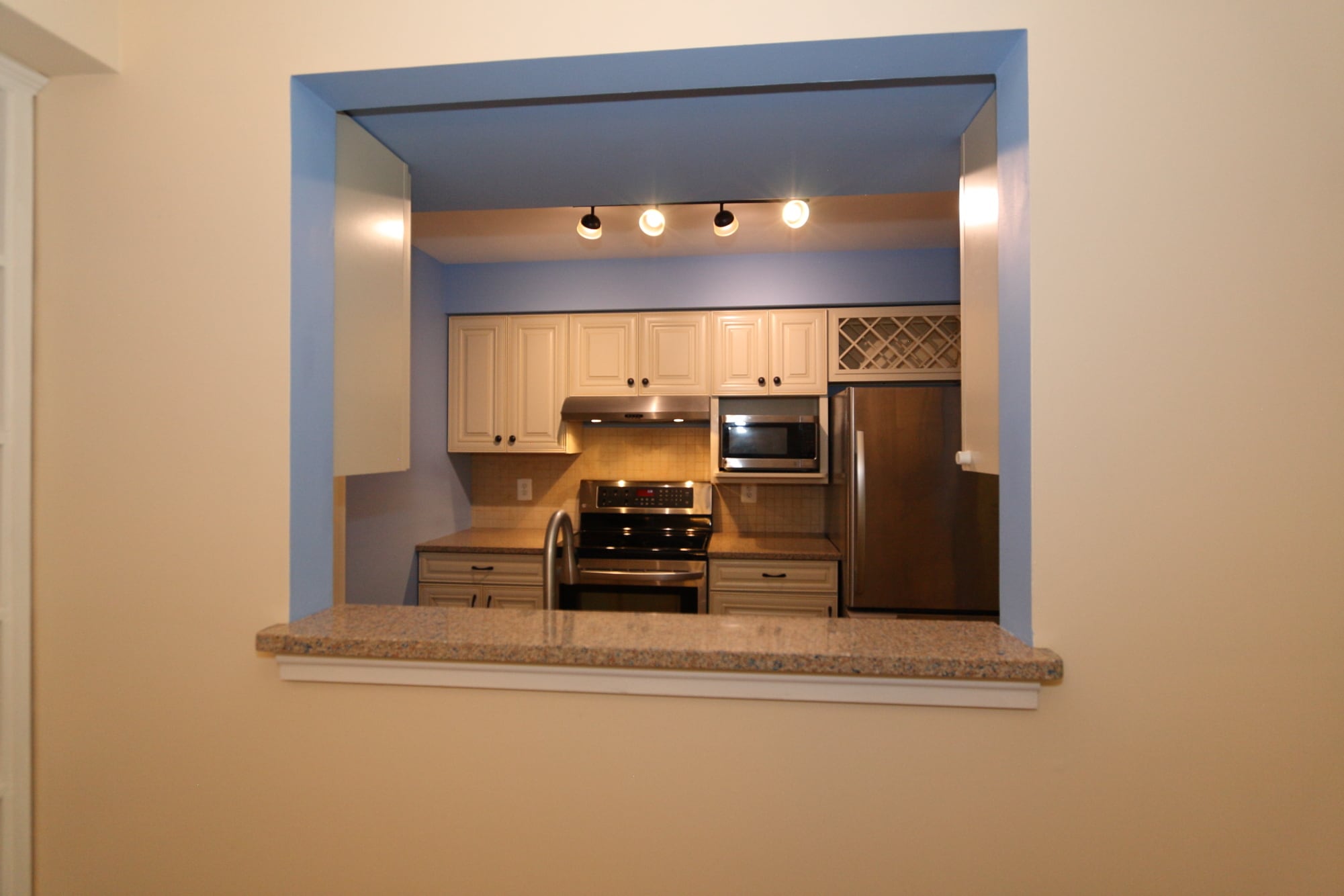 9 Kit framed by wall Bar - 13619 Orchard Dr