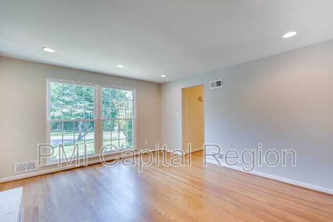 Building Photo - 7021 Whittier Blvd