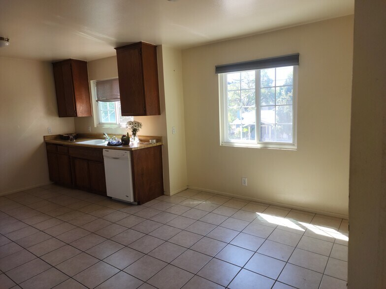 Building Photo - 11307 Miranda St