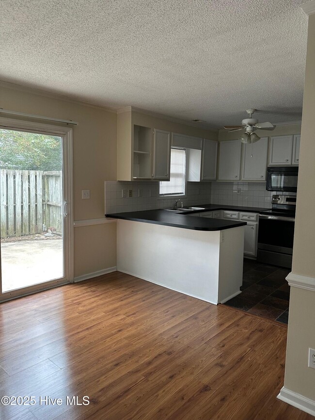 Building Photo - 3959 Sterling Pointe Dr