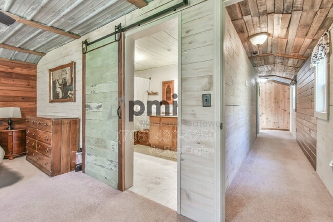 Building Photo - 43 Davis Gap Rd