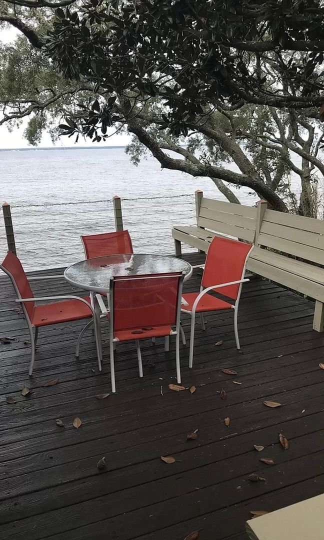 Building Photo - Beautiful 3B/3.5B Waterfront Fully Furnished Home available for Long-Term Rental!