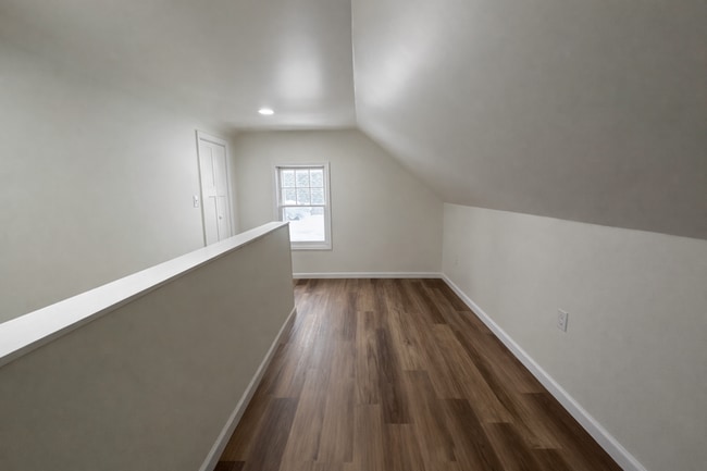 Building Photo - Updated 3BR Home with Garage and Fenced Yard