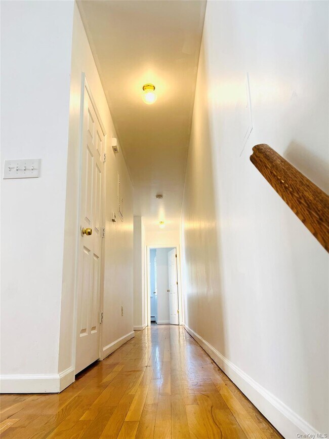 Building Photo - 82-81 88th Pl