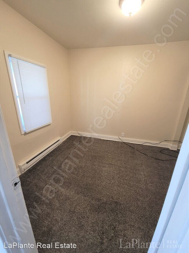 Building Photo - 2 br, 1 bath House - 1310 Albert