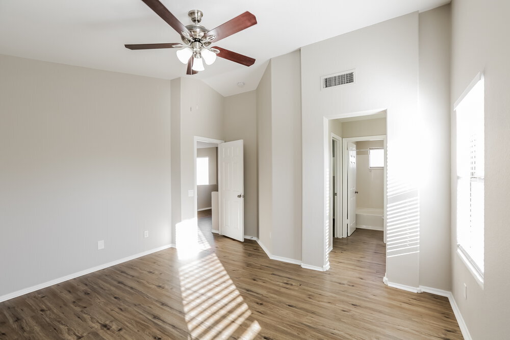 Building Photo - 250 W Juniper Ave