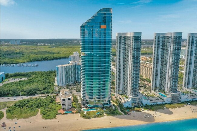 Building Photo - 15701 Collins Ave