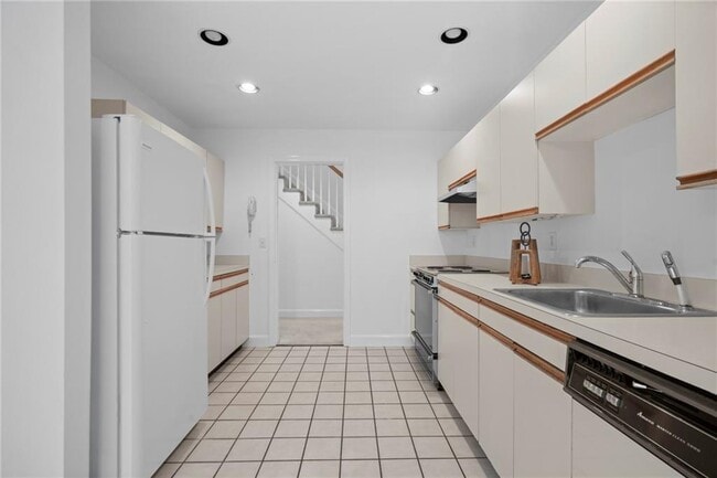 Building Photo - 510 Corey Ln