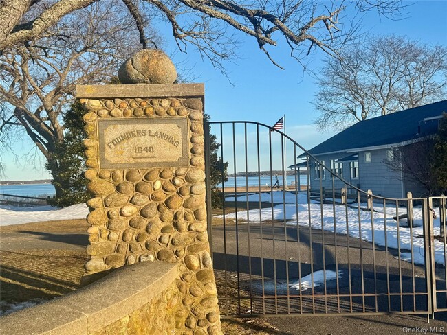 Building Photo - 1070 Town Harbor Ln