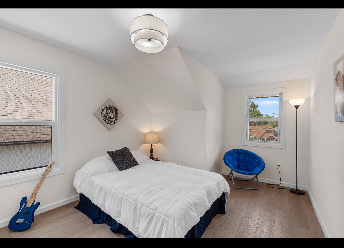 Building Photo - 1055 N 68th St