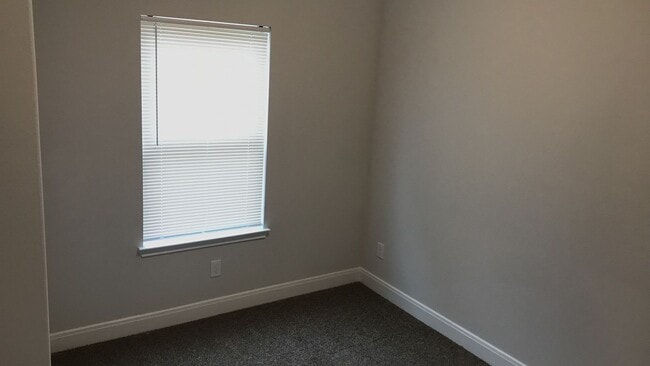 Building Photo - 8218 Parker Rd