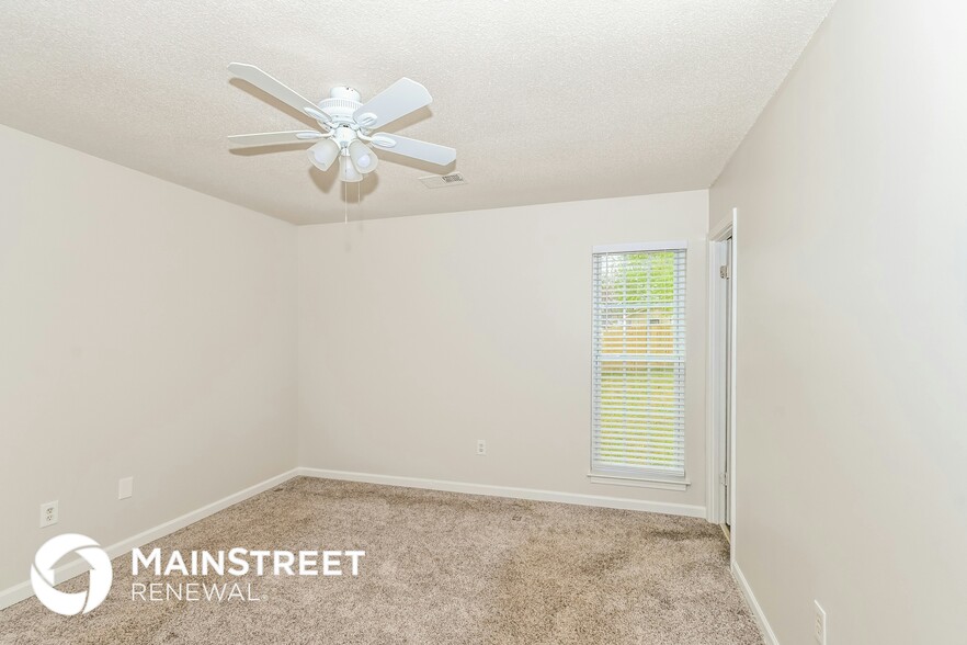 Building Photo - 3925 Shadow Oaks Pkwy