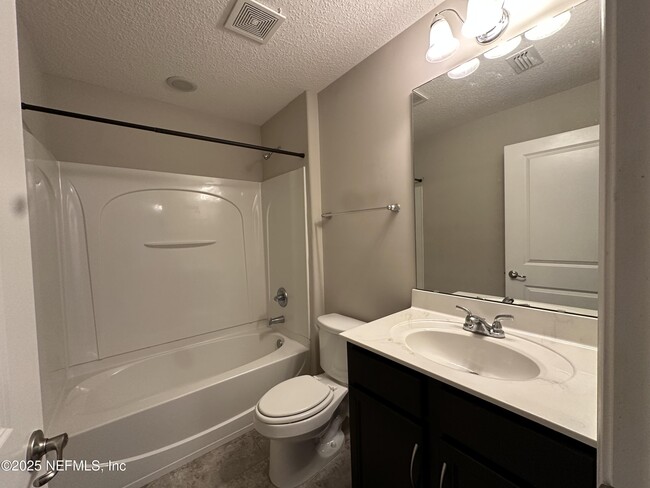 Building Photo - 159 Woodcross Dr