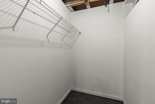 Building Photo - 5030 Finsbury Rd