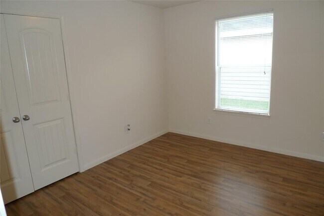 Building Photo - 1127 Desert Oasis Ln