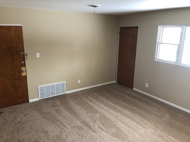 Building Photo - 4305 Sioux Ln