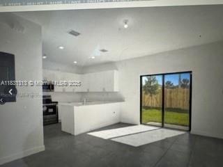 Building Photo - 9931 SW 231st Ln