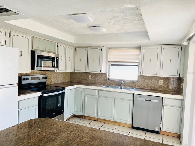 Building Photo - 7811 Embassy Blvd