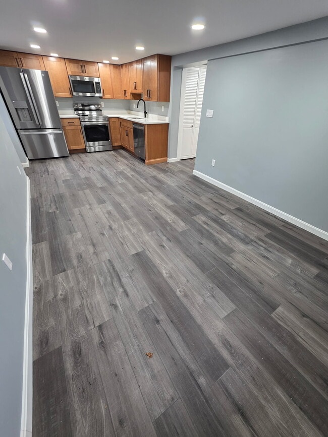 Building Photo - 1887 Washington Street Ext