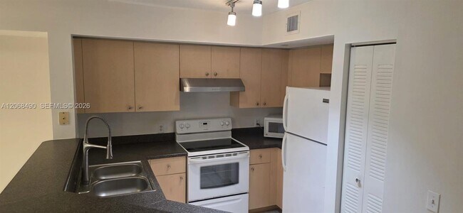 Building Photo - 4171 San Marino Blvd