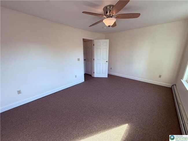 Building Photo - 3 bedroom 1 bathroom