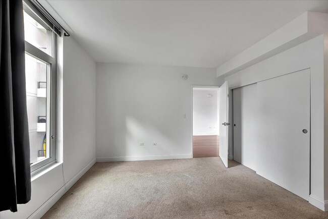 Building Photo - 425 W Beech St