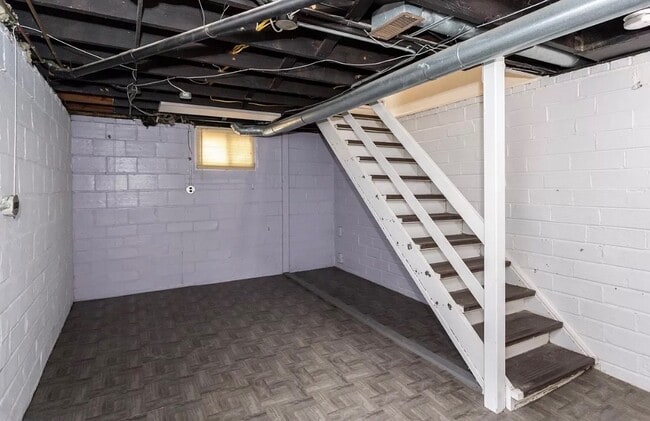 Building Photo - 1242 47th St