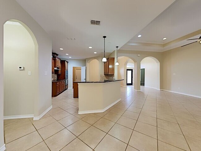 Building Photo - No Application Fee* $500 off first months ...