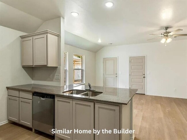 Building Photo - 1705 SW Washington Ave