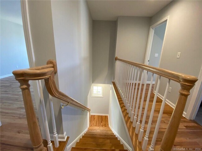 Building Photo - 39 Rowland Farm Rd