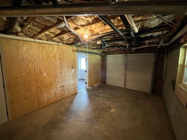 Building Photo - 1775 Ralee Dr