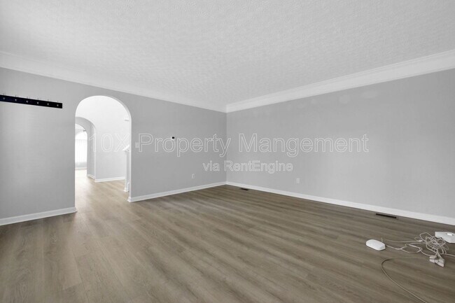 Building Photo - 96 Chenango Dr