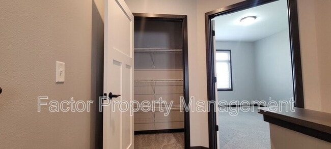 Building Photo - 304 Prairie Rose Trl