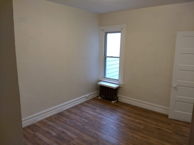 Building Photo - 424 N Jordan St