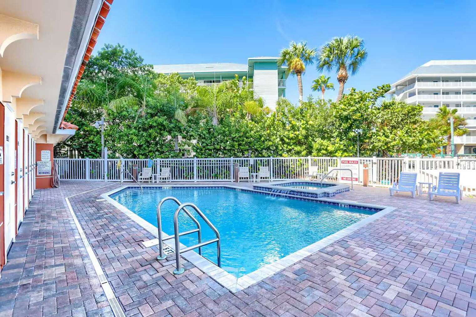 Building Photo - 530 S Gulfview Blvd