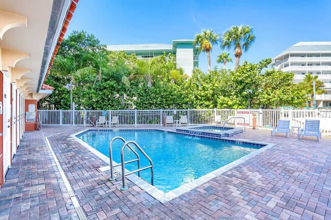 Building Photo - 530 S Gulfview Blvd