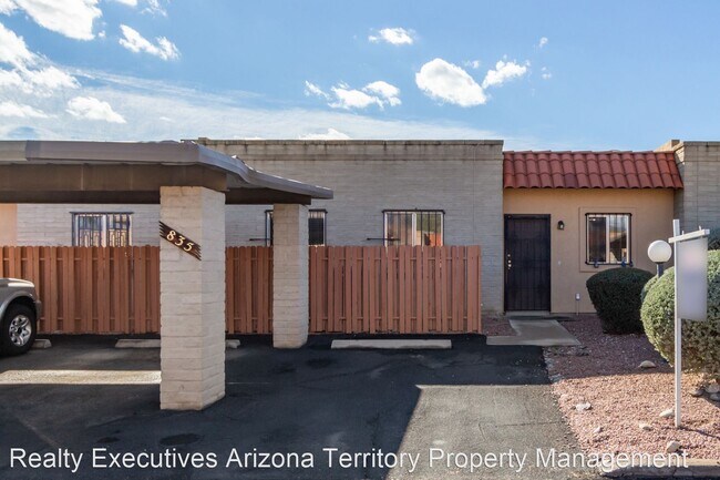 Building Photo - 3 br, 2 bath House - 835 S. Pantano Parkway