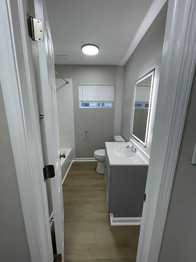 Building Photo - Live in Style at Bellagio East Living I: Convenient and Vibrant Community in Indianapolis