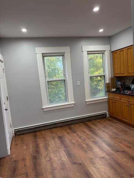 Building Photo - 94 N 16th St