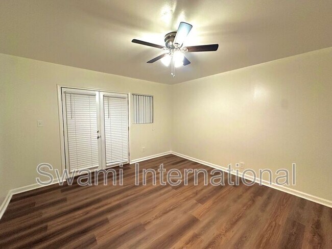 Building Photo - 674 W 27th St