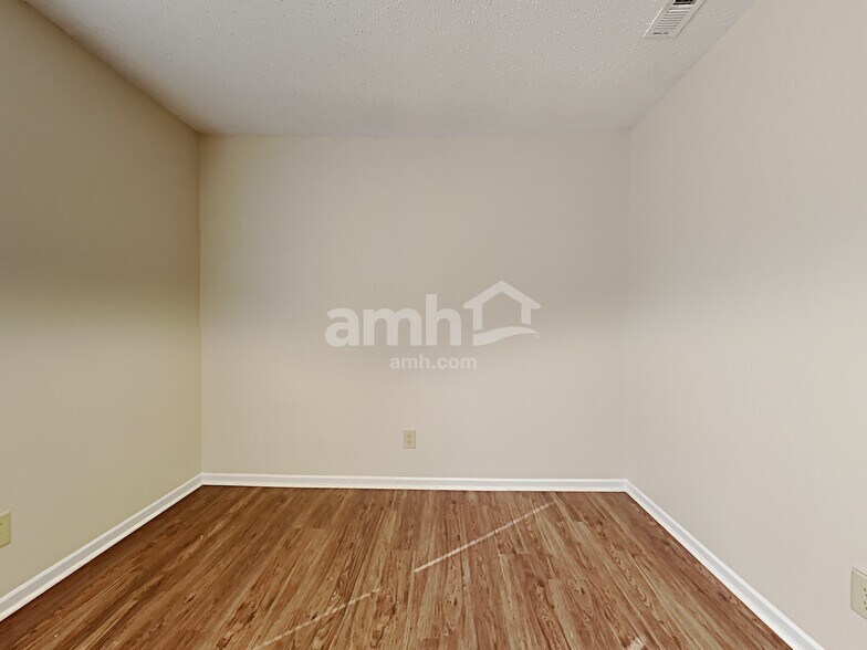 Building Photo - 6838 W Stansbury Blvd